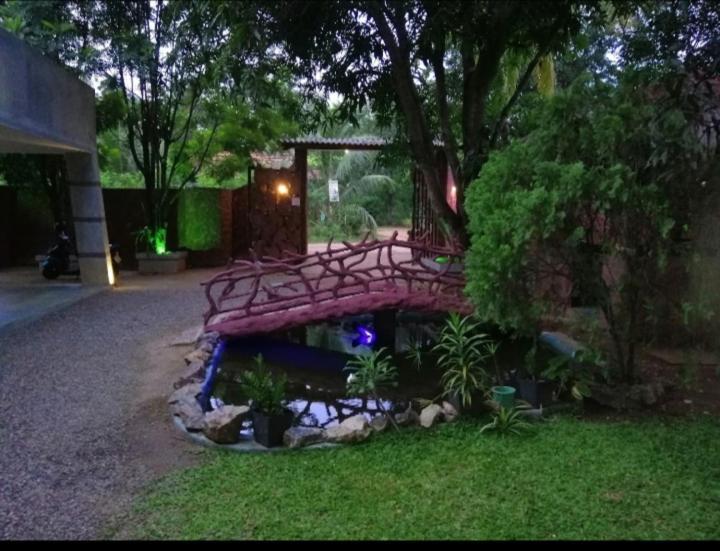 Induwara Safari Resort อุดาวาลาเว ภายนอก รูปภาพ