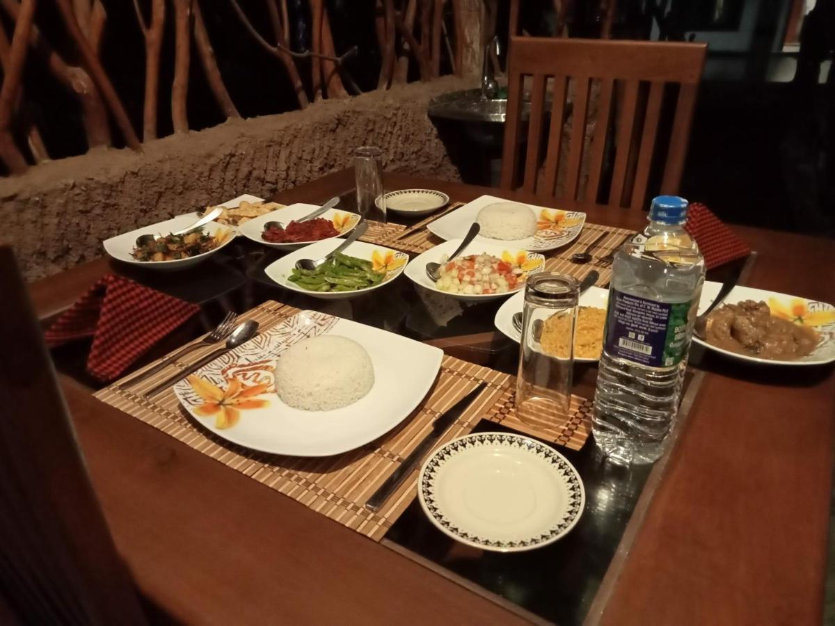 Induwara Safari Resort อุดาวาลาเว ภายนอก รูปภาพ
