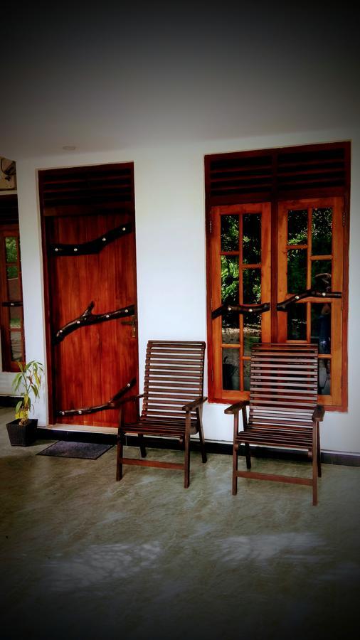 Induwara Safari Resort อุดาวาลาเว ภายนอก รูปภาพ