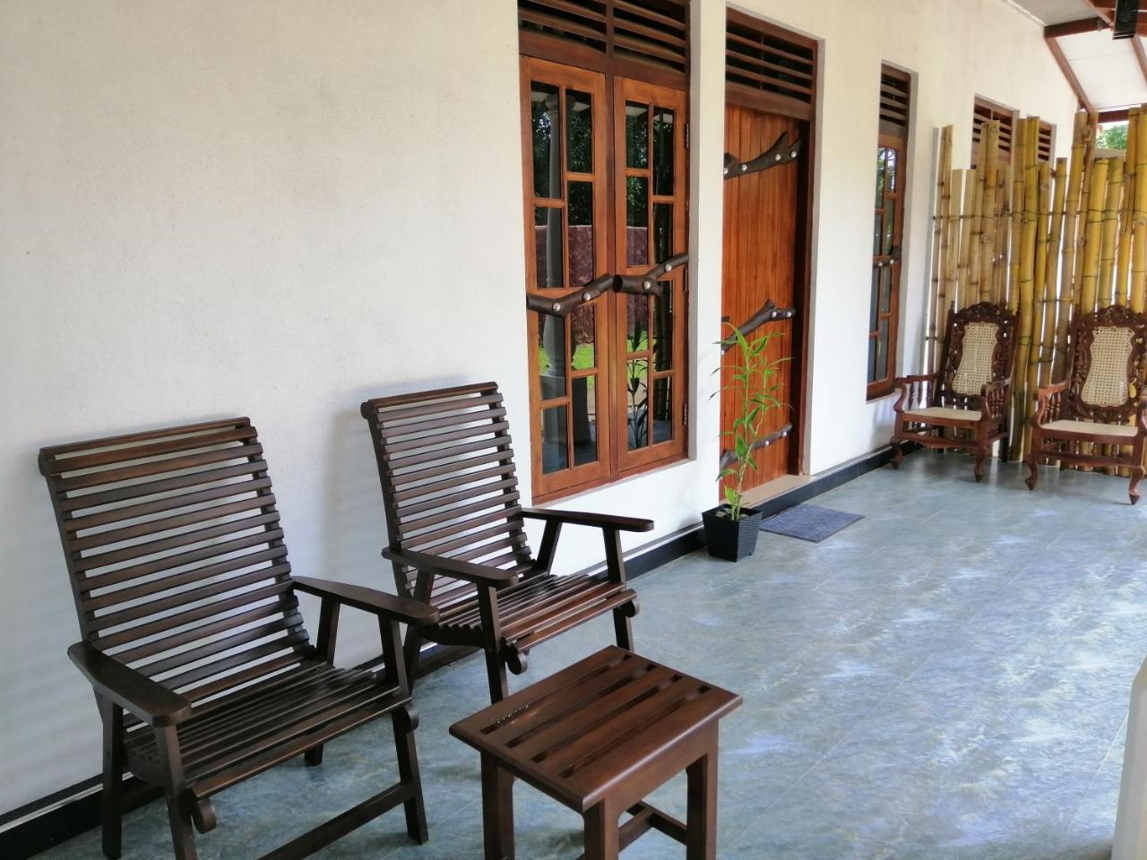 Induwara Safari Resort อุดาวาลาเว ภายนอก รูปภาพ
